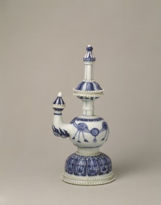 图片[1]-Blue-and-white vase with wreath pattern-China Archive